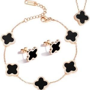 BRAND NEW Four Leaf Clover Jewelry set(Earrings,Necklace and Bracelet)
